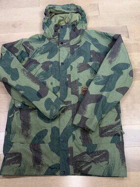 BURTON men's Gore-Tex ski or snowboard jacket size Large